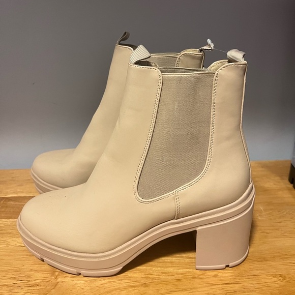 REDTOP Women's Chelsea Platform Round Toe Chunky Block Heel Boots Taupe 8.5 - Picture 3 of 7